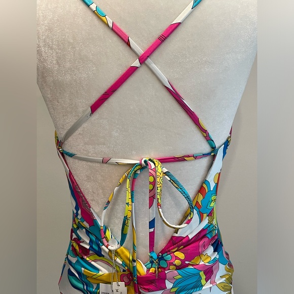 NWT Trina Turk Fontaine Twist Back Convertible One Piece Swimsuit - Picture 7 of 16